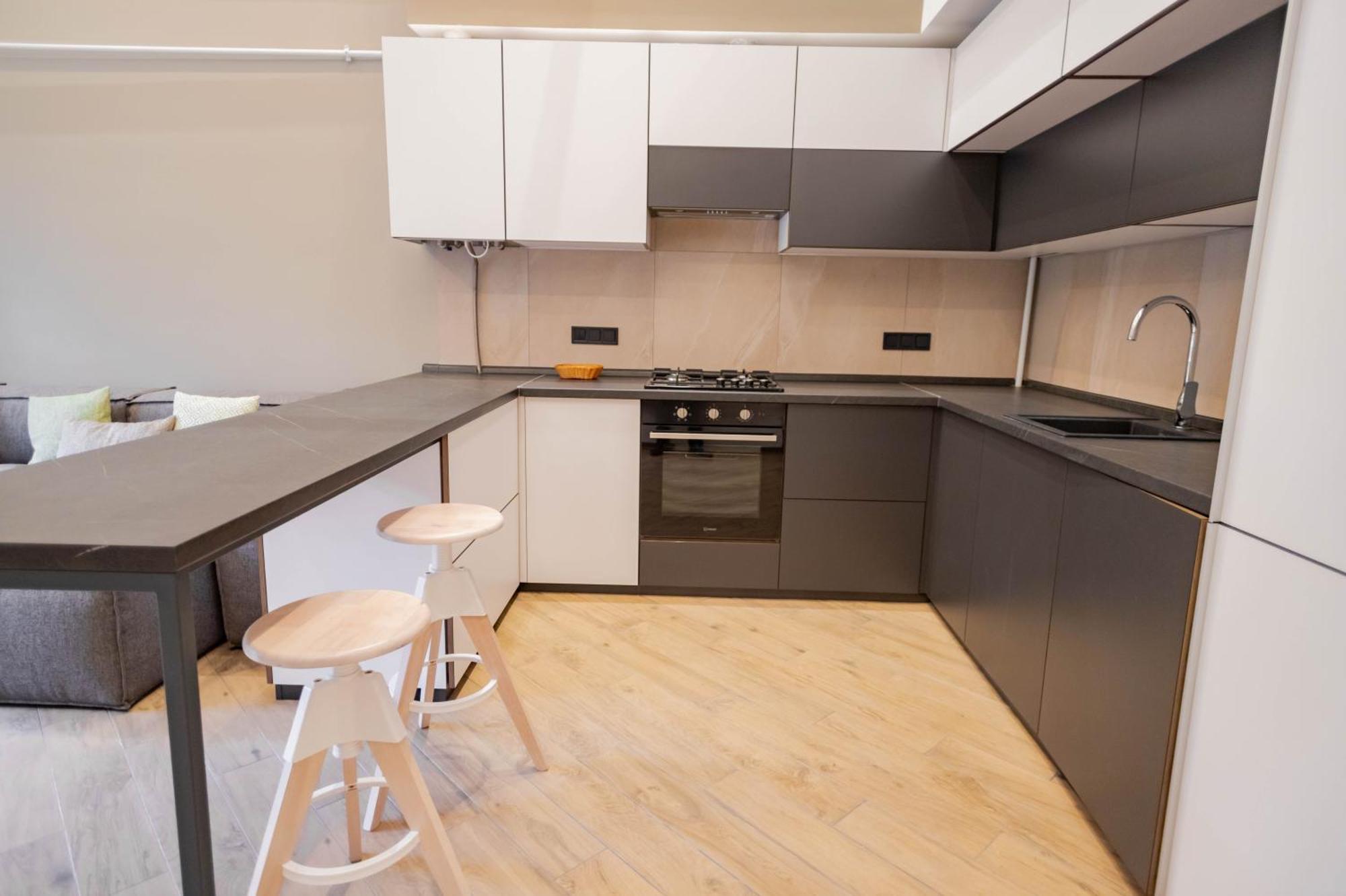 Duke Apartment *