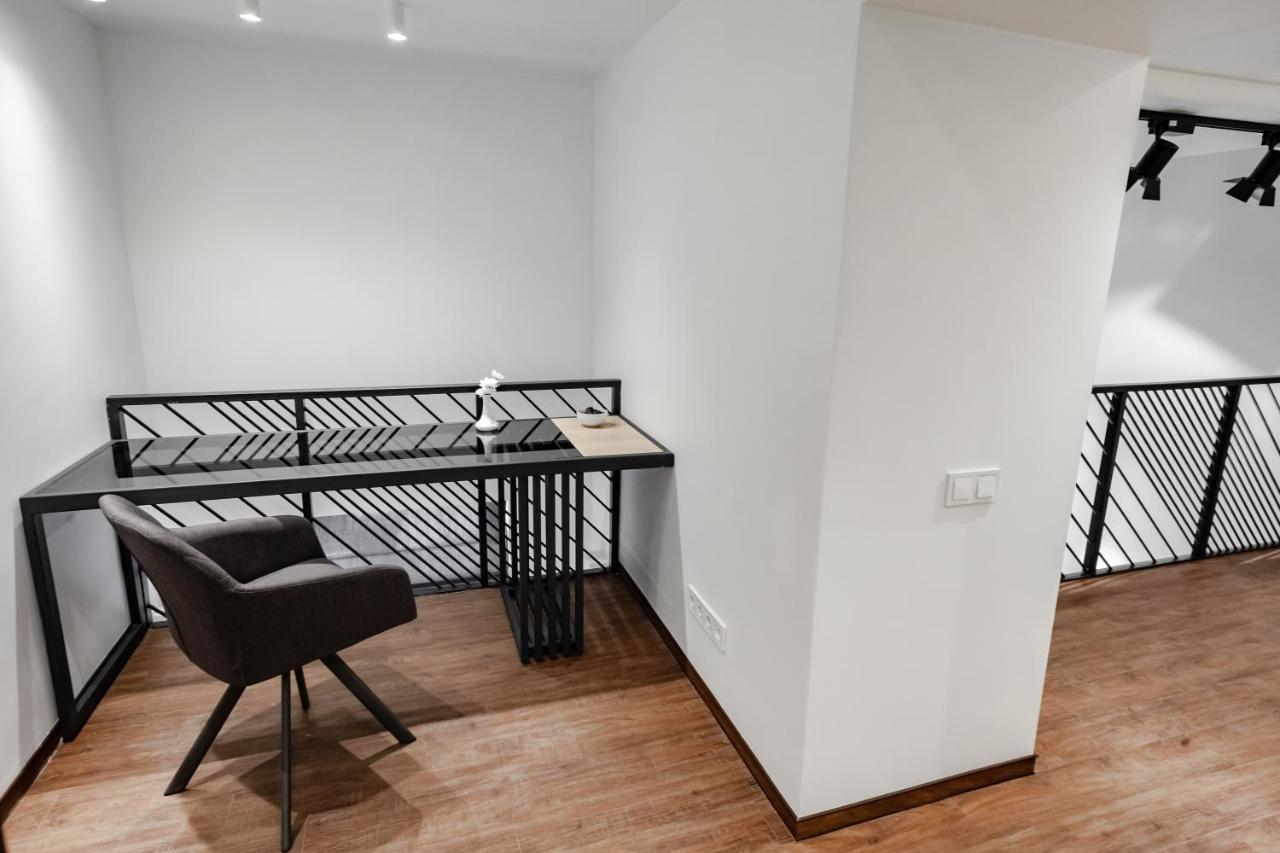 Duke Apartment *